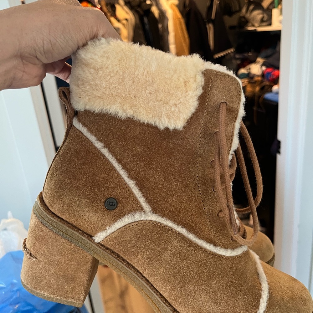 UGG Women's Chestnut Brown Suede Shearling Lace-Up Heeled Ankle Boots